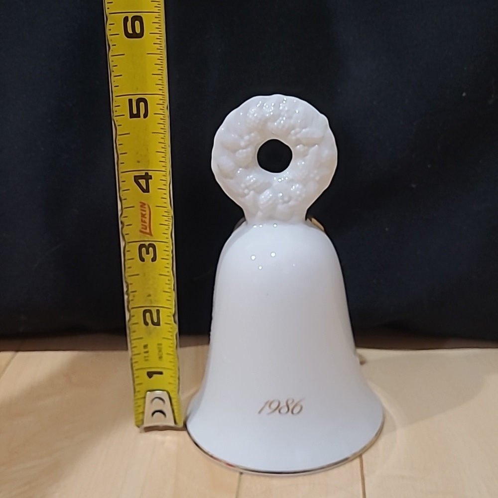 2/$20 Vintage Avon 1986 Christmas Bell - Picture 2 of 3